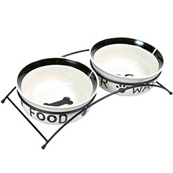 Миски і контейнери для корму